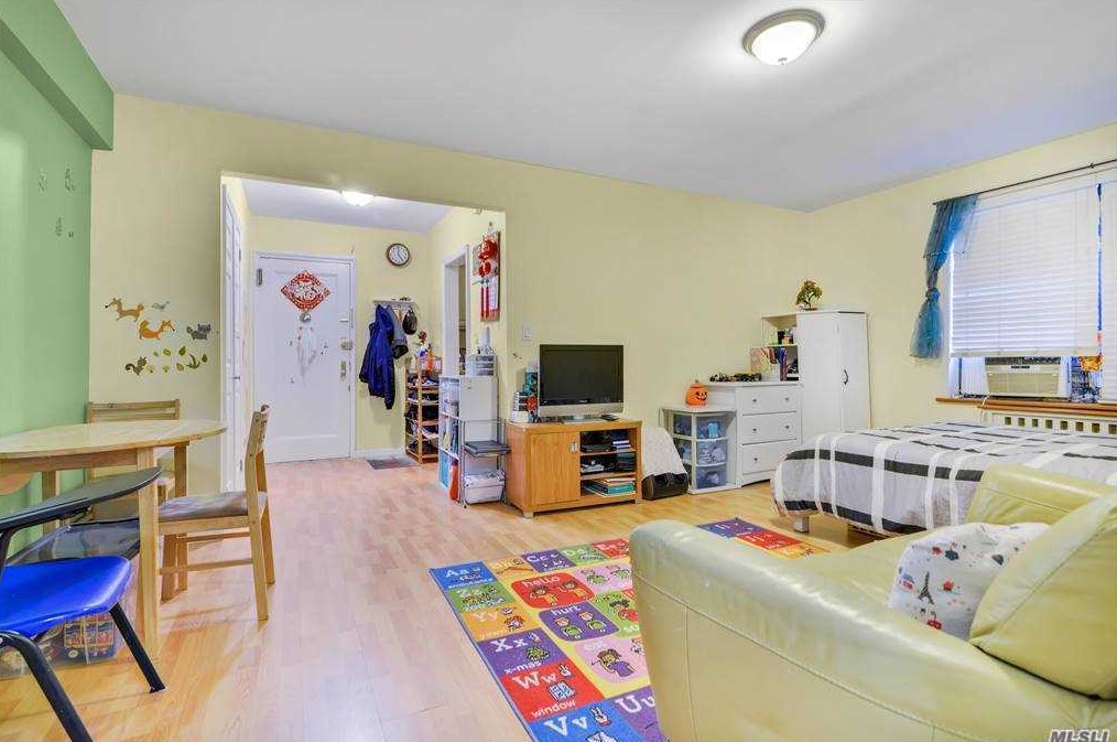 44-05 Macnish St, Flushing, NY