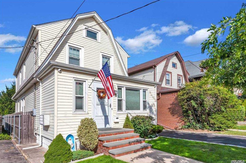 149-25 19th Ave, Flushing, NY 11357-3030