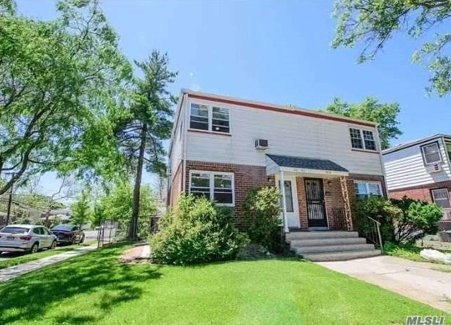52 Francis Lewis Blvd, Flushing NY  11364-3245 exterior