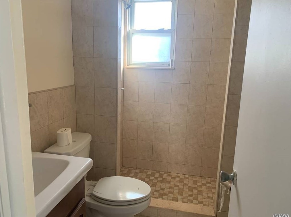 4564 248th St, Flushing NY  11362-1250 exterior