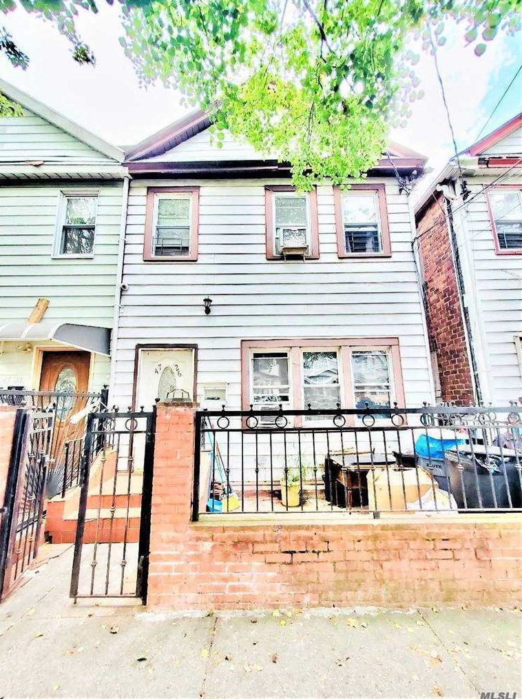47-26 98th St, Flushing, NY 11368-1221