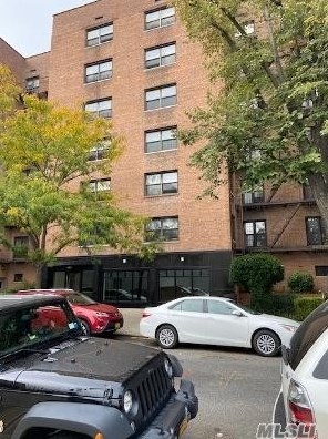 99-25 60th Ave, Flushing, NY 11368-3411