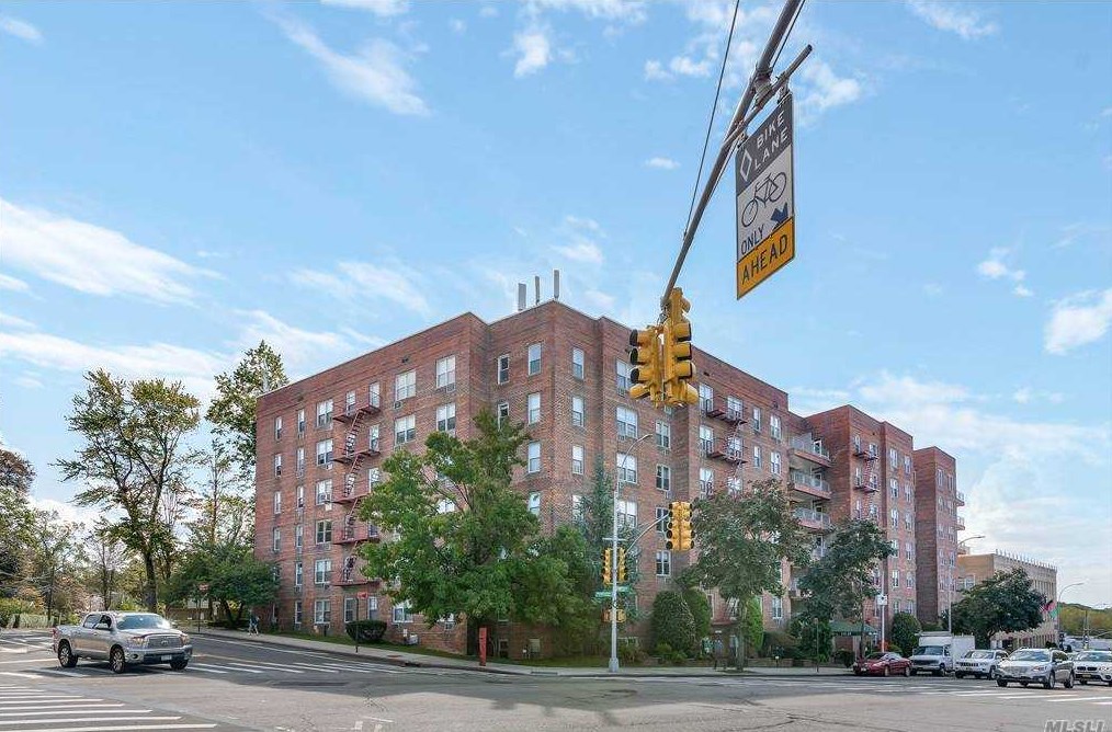 241-20 Northern Blvd, Flushing NY  exterior