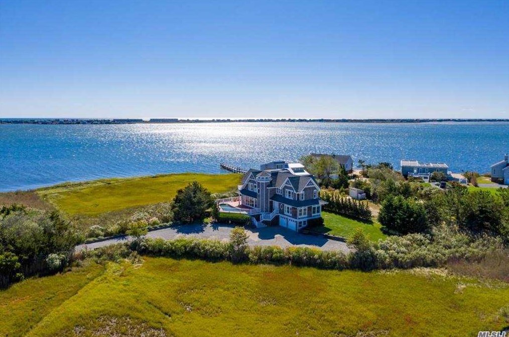 7 Tanners Neck Ln, West Hampton, NY 11977