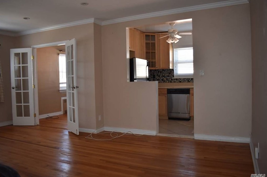 196-36 Pompeii Ave #2nd Fl, Jamaica, NY 11423