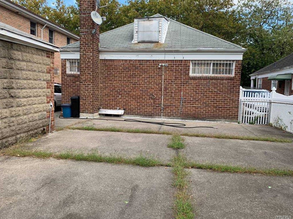 53-20 Clearview Expy, Flushing, NY 11364-2349