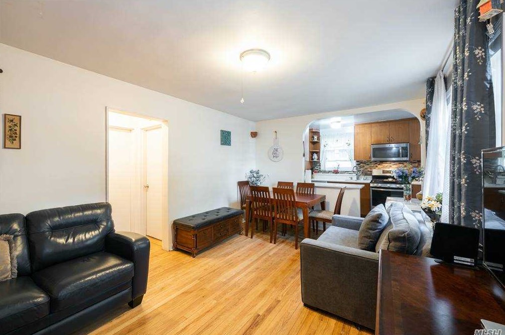 6524 224th St, Flushing, NY 11364-2319