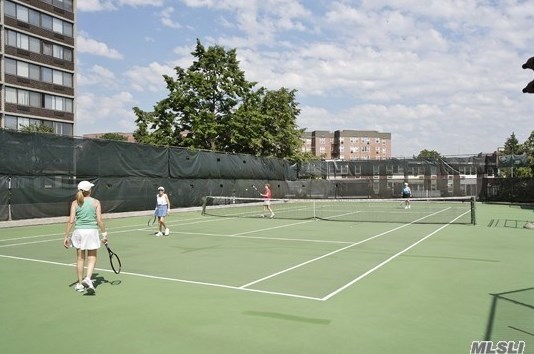 2 Bay Club Dr, Flushing NY  11360-2957 exterior
