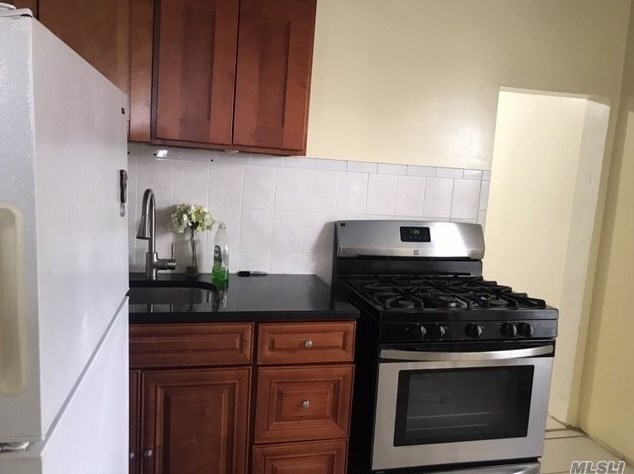 136-26 61st Rd #2 Fl, Flushing, NY 11367