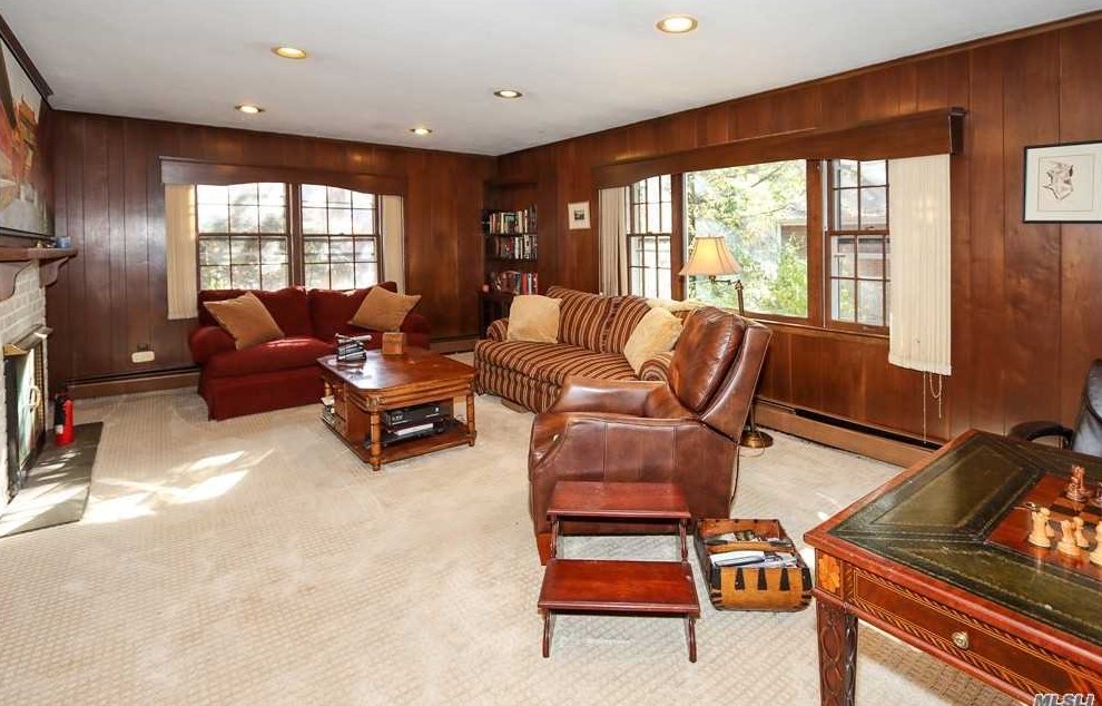 11 Margaret Blvd, North Merrick NY 11566-3106 exterior