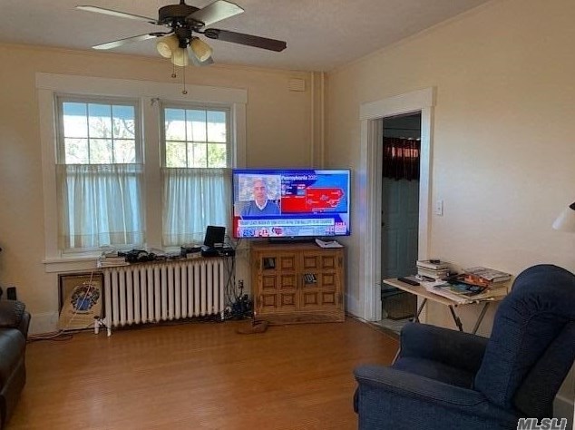 18 2nd St, North Hills, NY 11030-3118