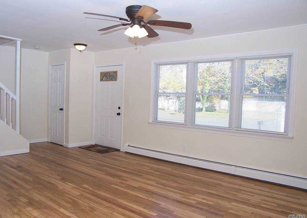 410 Columbus Ave, Canaan Lake, NY 11772-5210