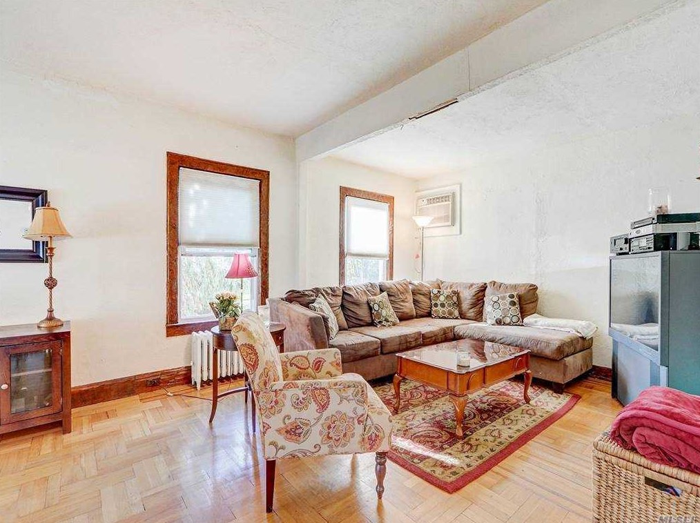 223 Bayview Ave, North Merrick, NY 11566-4729