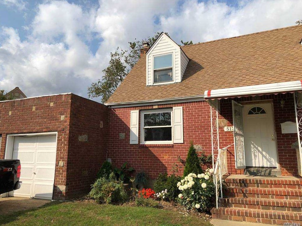 517 Hempstead Blvd, Hempstead, NY 11553-2115