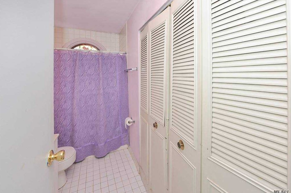 7 Kristin Ln, Hauppauge NY 11788-1239 exterior