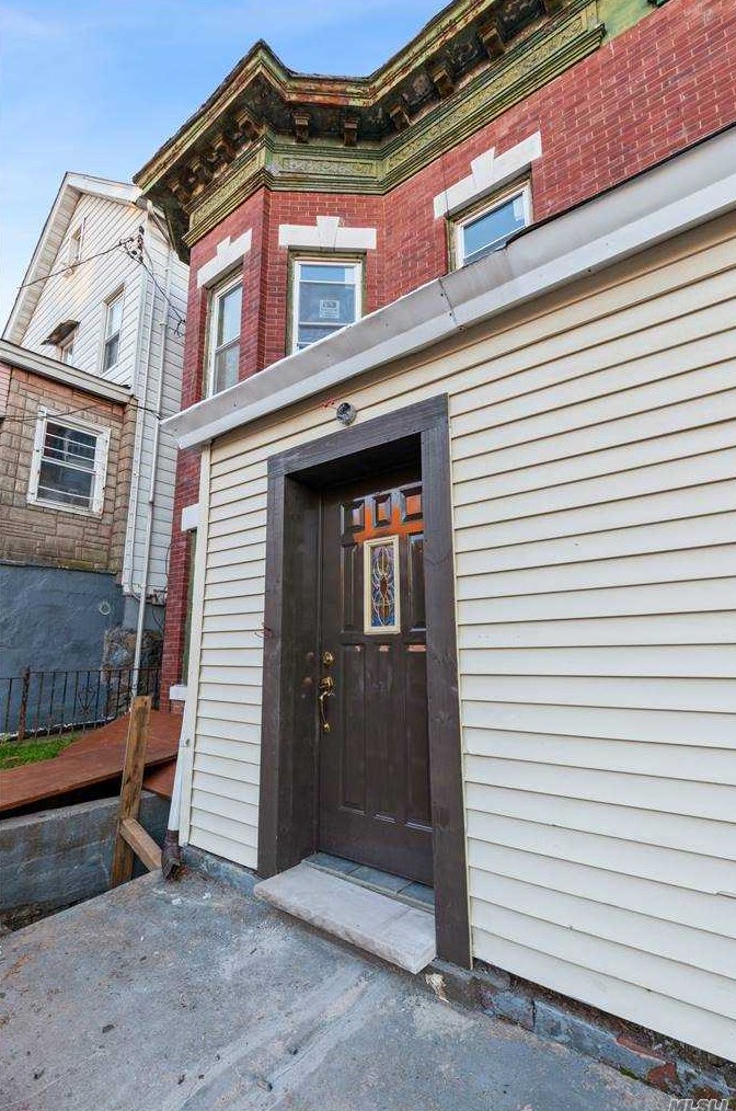 32-26 99th St, Flushing NY  11369-1315 exterior
