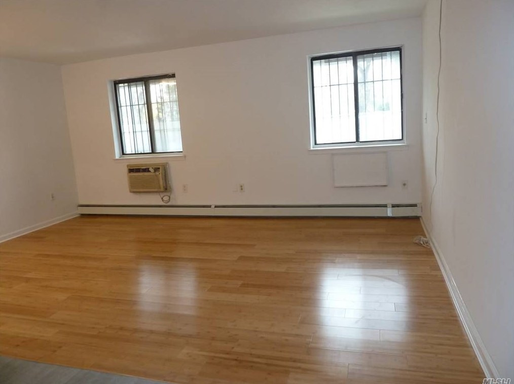 36-21 193rd St, Flushing, NY 11358-2444