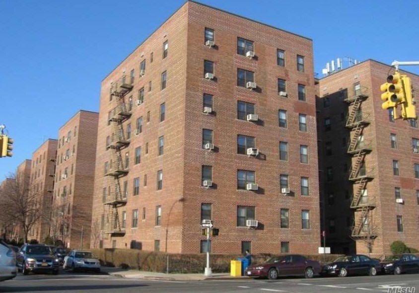 8811 Northern Blvd, Flushing NY  11372-1651 exterior