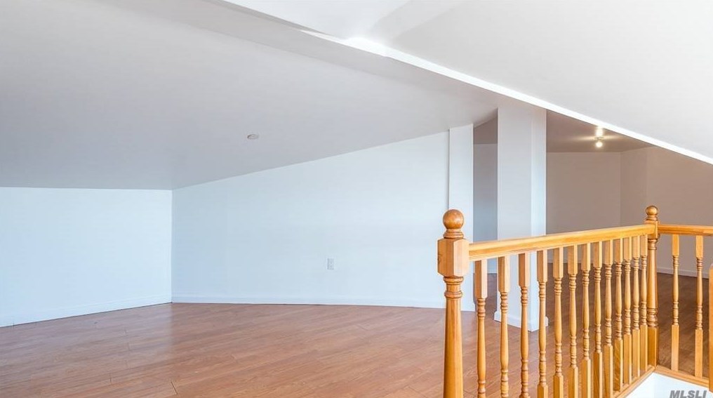 140-75 Ash Ave, Flushing NY  11355-2732 exterior