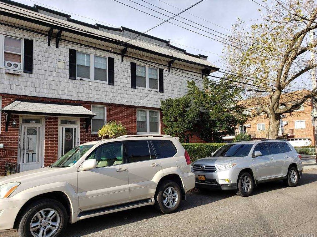 59-04 69th Pl, Flushing, NY 11378-6005