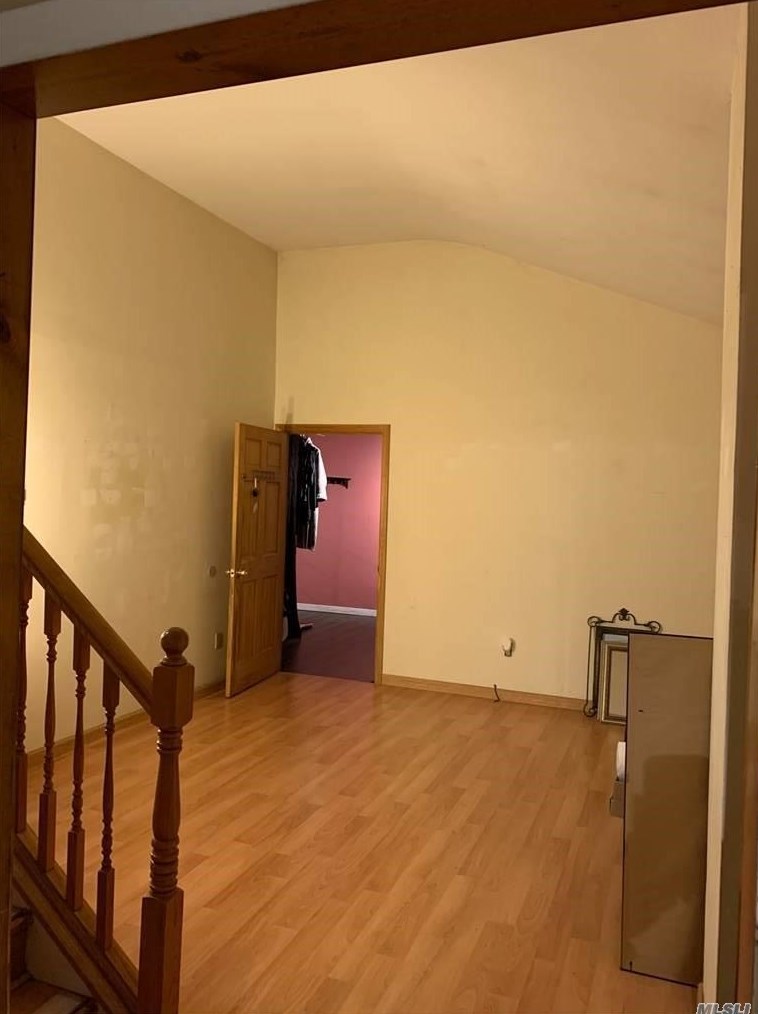 2907 Chestnut Ave, Gordon Heights, NY 11763-1901