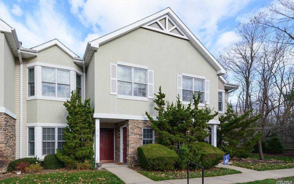 69 Miro Pl, Port Washington, NY 11050-2444