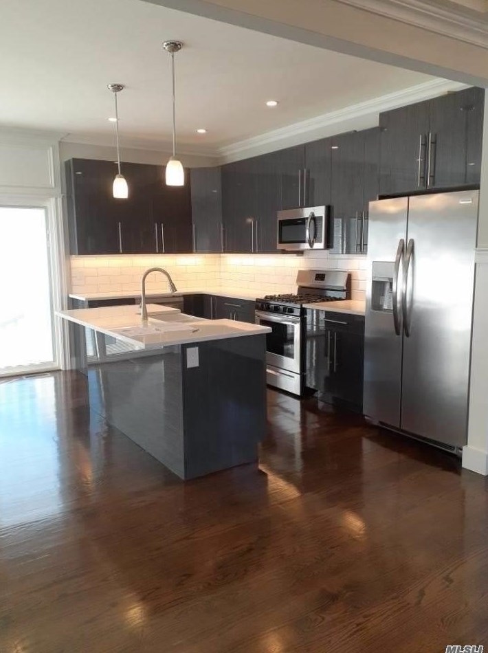 862 Jayne Pl, North Baldwin, NY 11510-2950