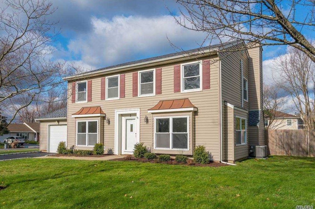 2 Westwood Ave, Stonybrook, NY 11790-2837