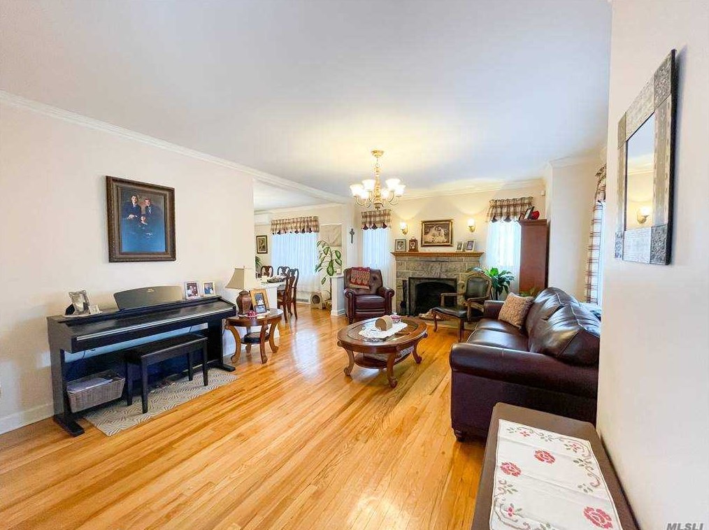 75-71 178th St, Flushing, NY 11366-3442