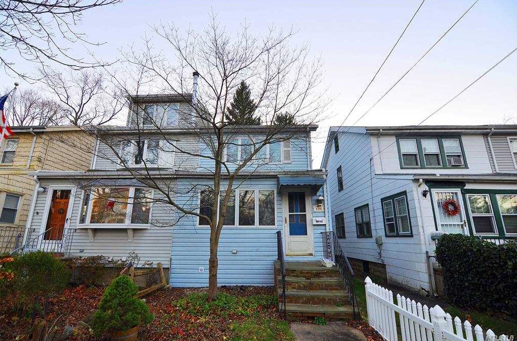 41-06 247th St, Flushing, NY 11363-1638