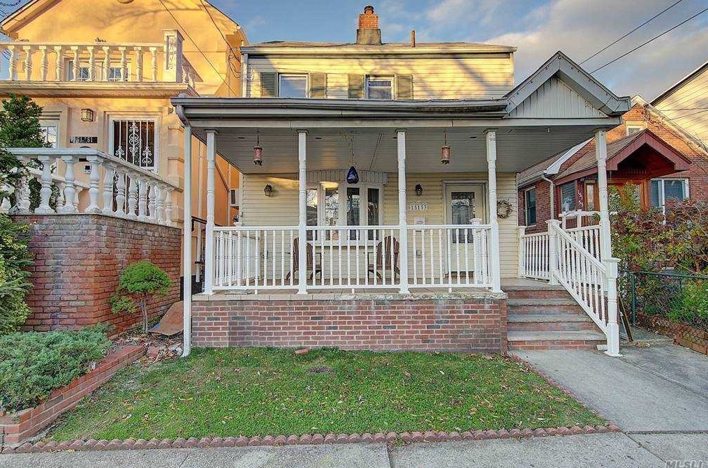 151-53 17th Rd, Flushing, NY 11357-3026