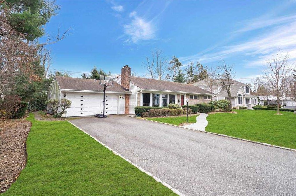 62 Planting Field Rd, East Hills, NY 11577-1819