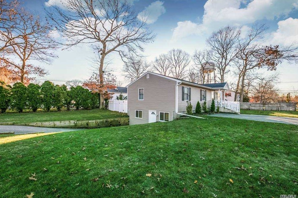 6 Rachel Ave, Prt Jefferson Station, NY 11776-2967