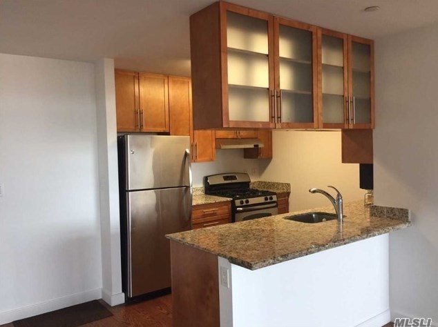 4022 College Point Blvd #ph2n, Flushing, NY 11354