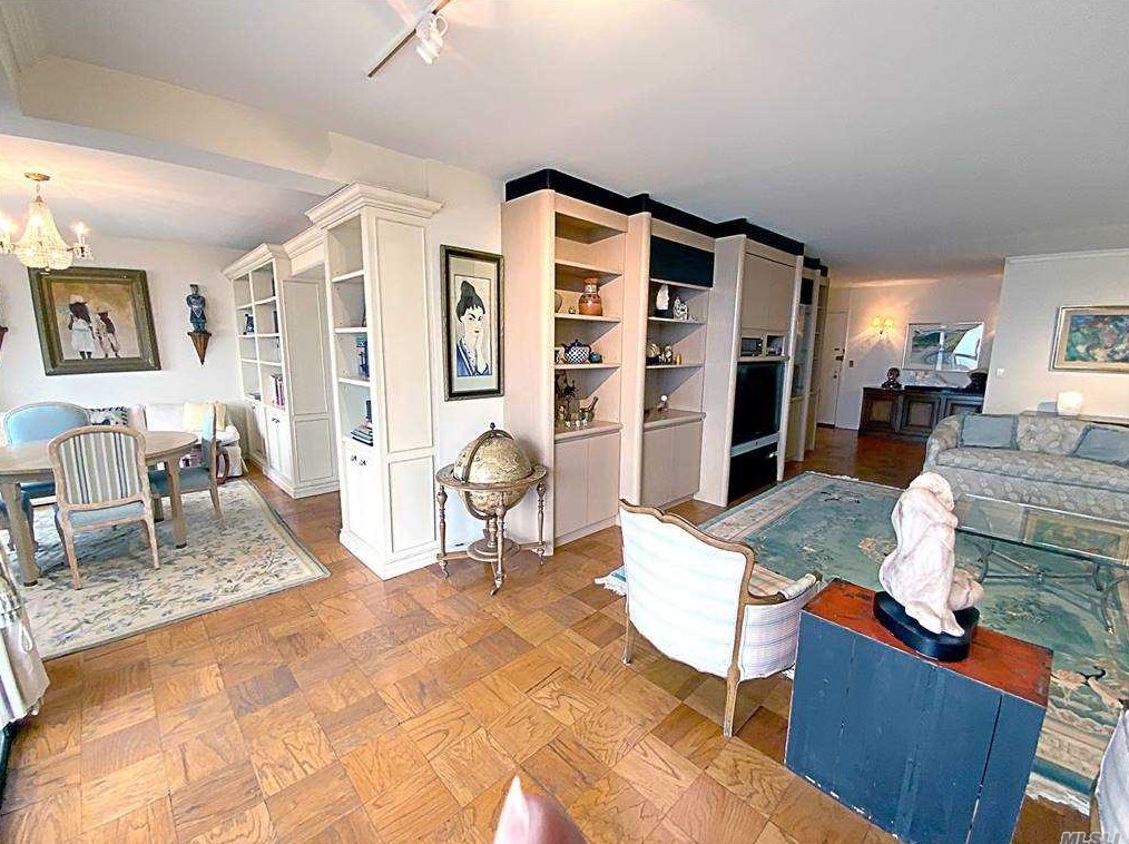 270-10 Grand Central Pkwy #26k, Floral Park, NY 11005