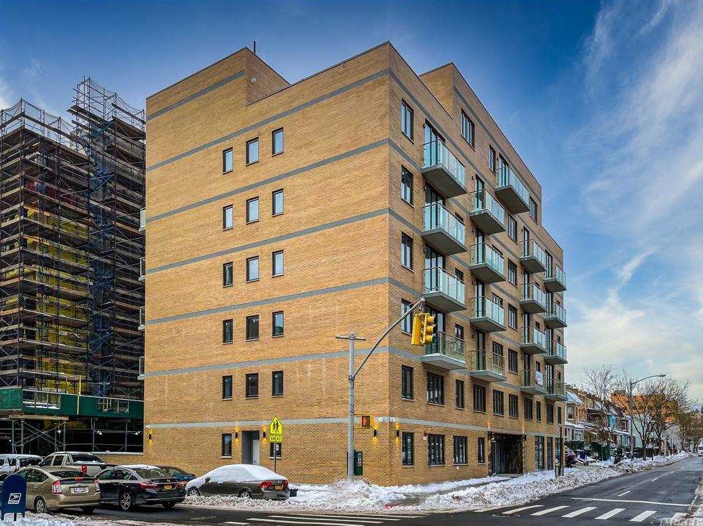 88-56 162nd St #2h, Jamaica, NY 11432