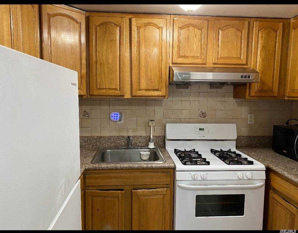 144-34 37th Avenue #3a, Flushing, NY 11355