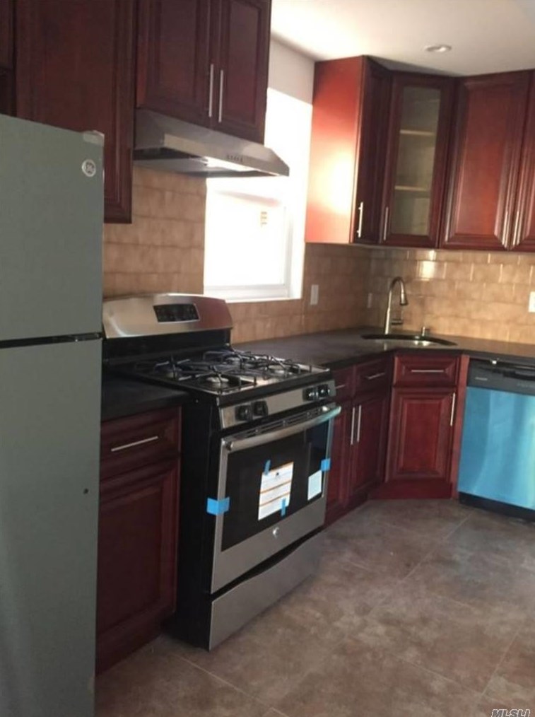 127-18 143rd St, Jamaica, NY 11436