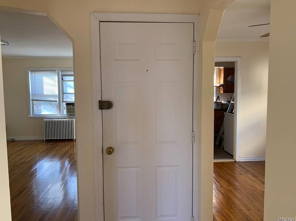 43-13 194th St #2nd Fl, Flushing, NY 11358