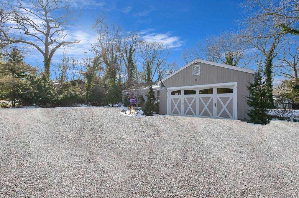 6 Cove Ln, Prt Jefferson Station, NY 11777-1103