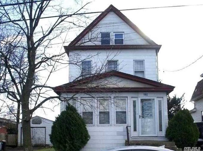 162 Colonial Ave, Freeport, NY 11520-1205