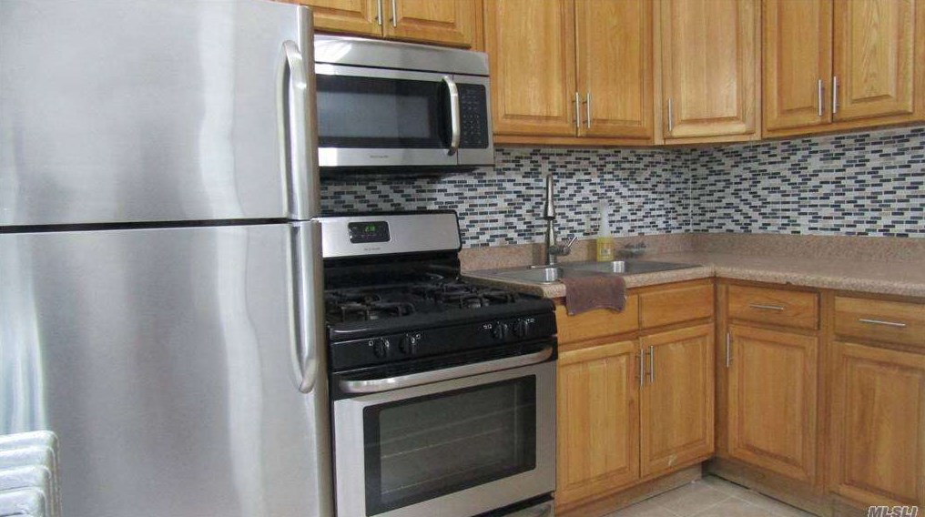 15 Ditmars St #1fl, Brooklyn, NY 11203