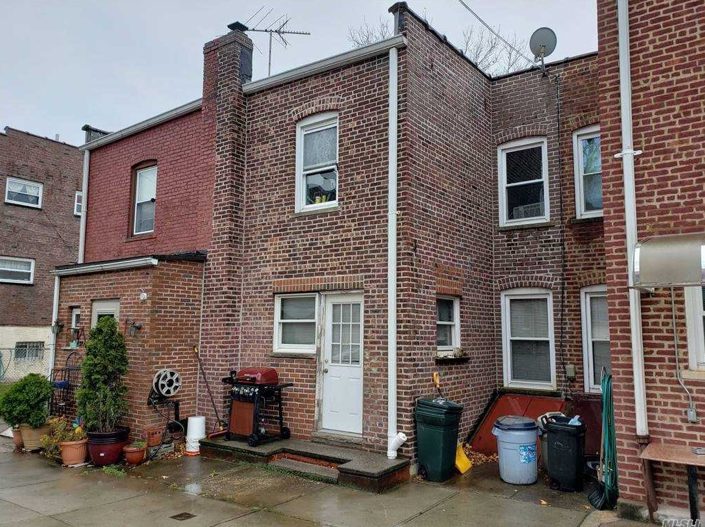 61-19 64th St, Flushing, NY 11379-2327