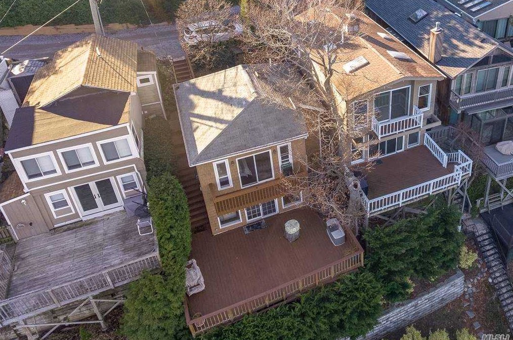 75-30 Shore Rd, Port Washington, NY 11050-3005