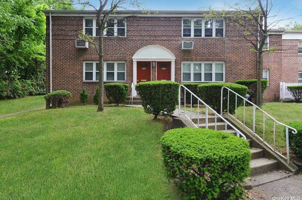 77-15 Springfield Blvd, Flushing, NY 11364-3557