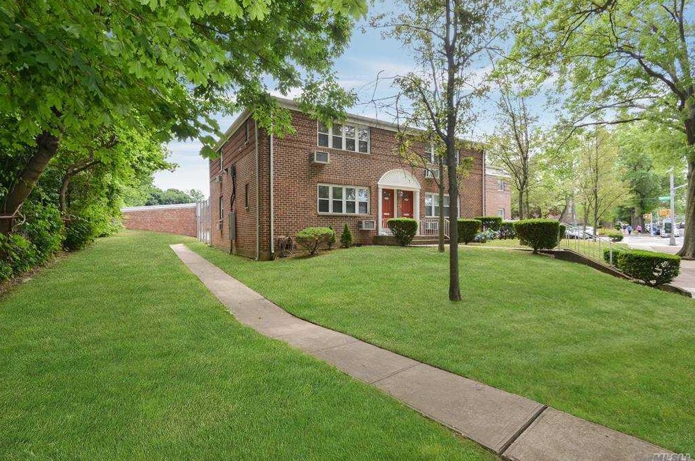 77-15 Springfield Blvd, Flushing NY 11364-3557 exterior