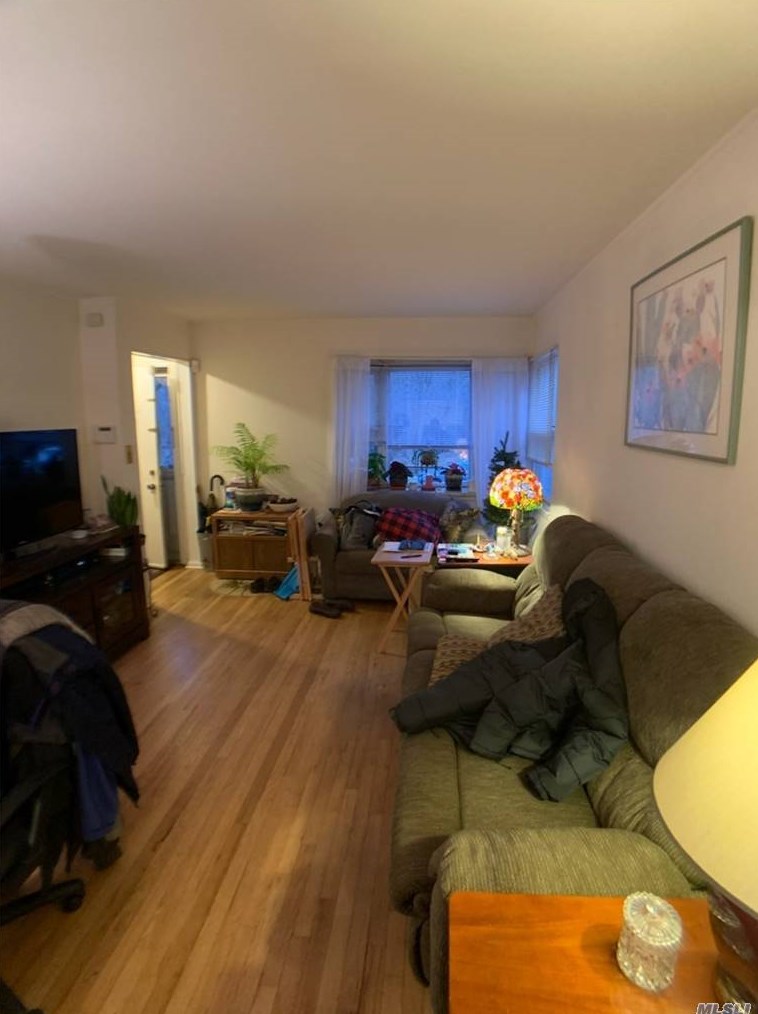 67-17 210th St, Flushing, NY 11364-2446