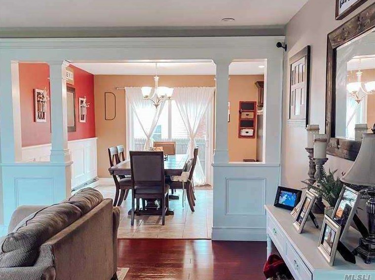 147 Flower Rd, Smith Point, NY 11967-3815