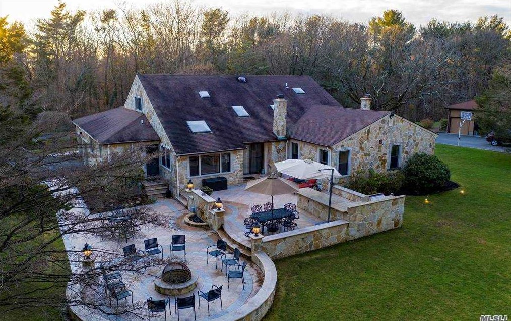 199 Cold Spring Rd, Syosset, NY 11791-1801