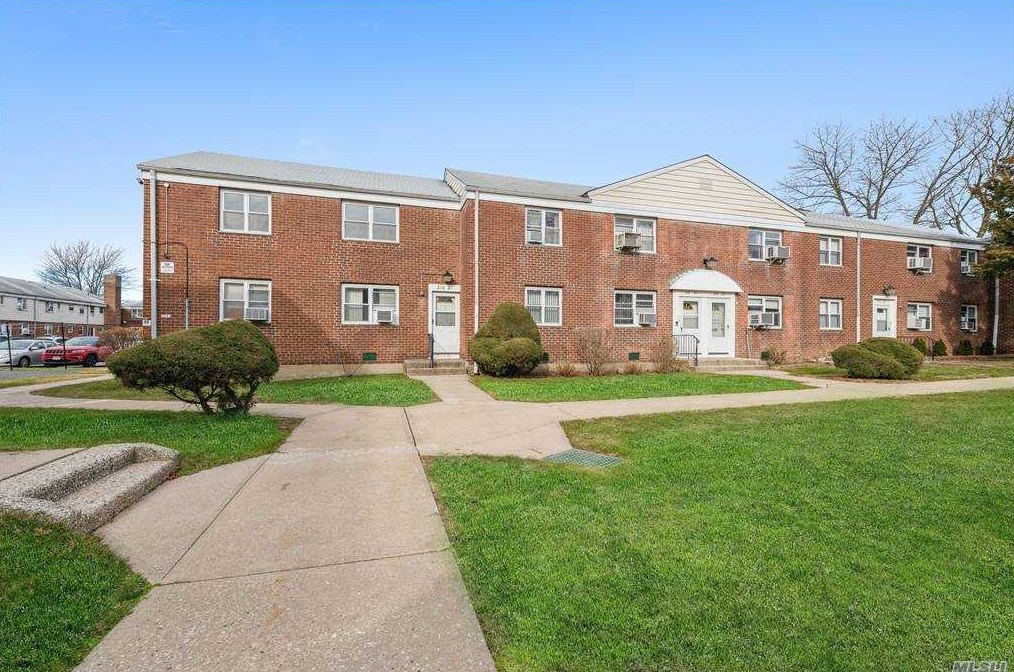 216-21 73rd Ave, Flushing, NY 11364-2320